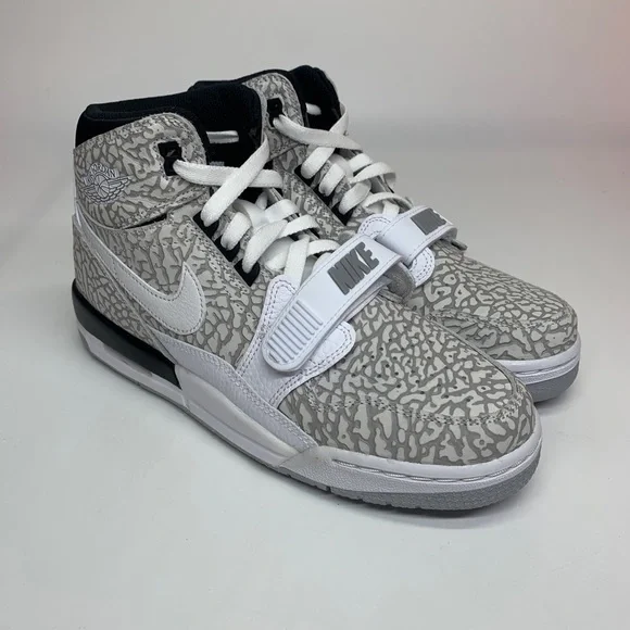 New Women’s Nike Air Jordan Legacy 312 Shoes - Picture 3 of 8